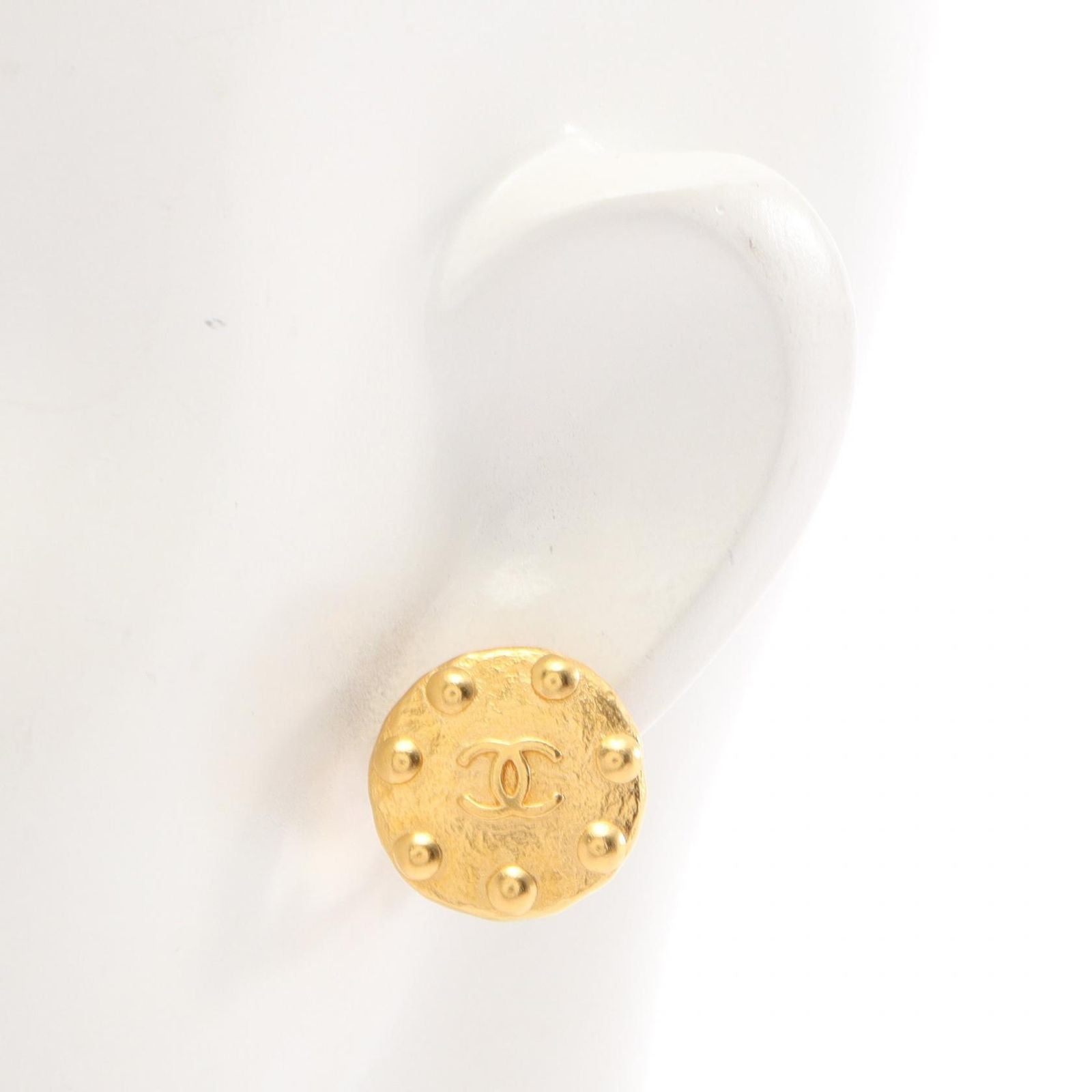Chanel Earrings CC Logo Dot Round — view 4
