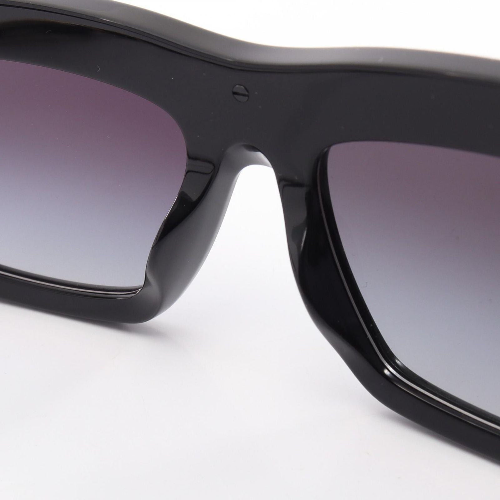 Chanel Sunglasses with CC Logo Chain Black Leather Eyewear — view 6