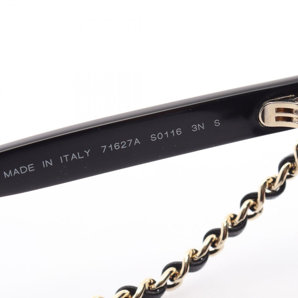 Chanel Sunglasses with CC Logo Chain Black Leather Eyewear — view 5