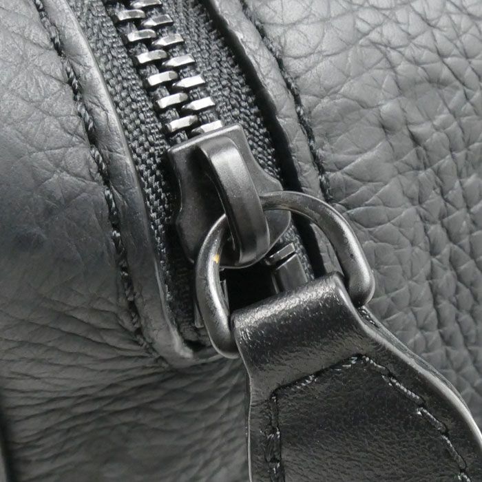 Louis Vuitton Dopp Kit Clutch Monogram Taurillon Noir — view 9