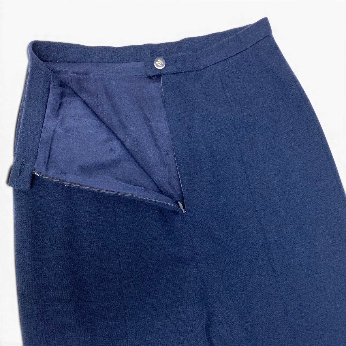 Chanel Cg9 Boutique Tight Skirt CC Logo Button 40 Navy Wool — view 5