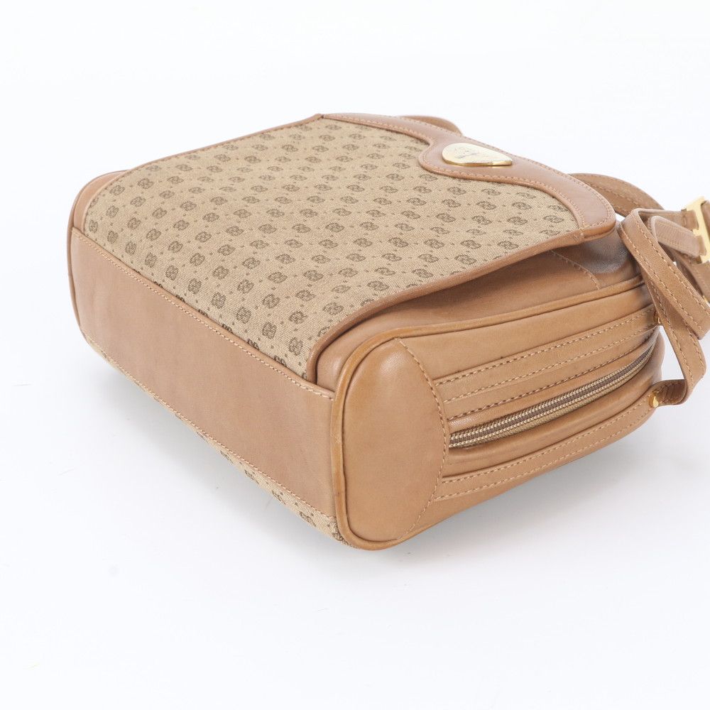 Gucci Vintage Micro GG Leather Canvas Shoulder Bag Crossbody — view 4