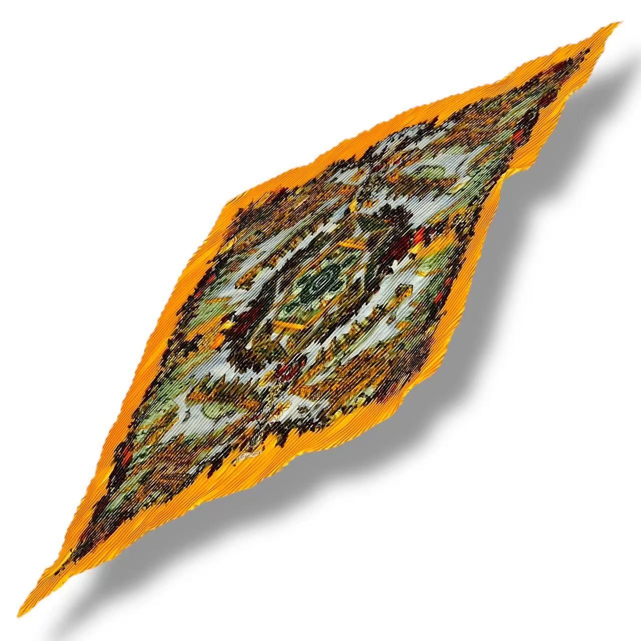 Hermes Pleats Scarf Silk Au Pays de Cocagne in Paradise Yellow — view 2