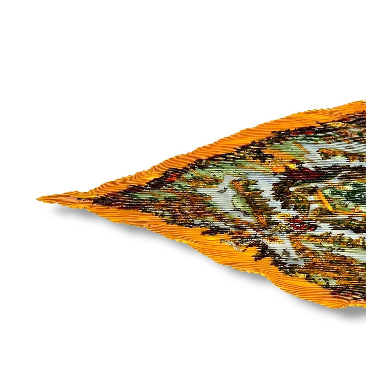 Hermes Pleats Scarf Silk Au Pays de Cocagne in Paradise Yellow — view 4