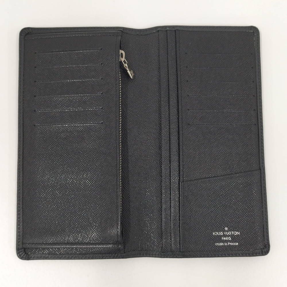 Louis Vuitton Portefeuille Brazza Taiga Wallet — view 2