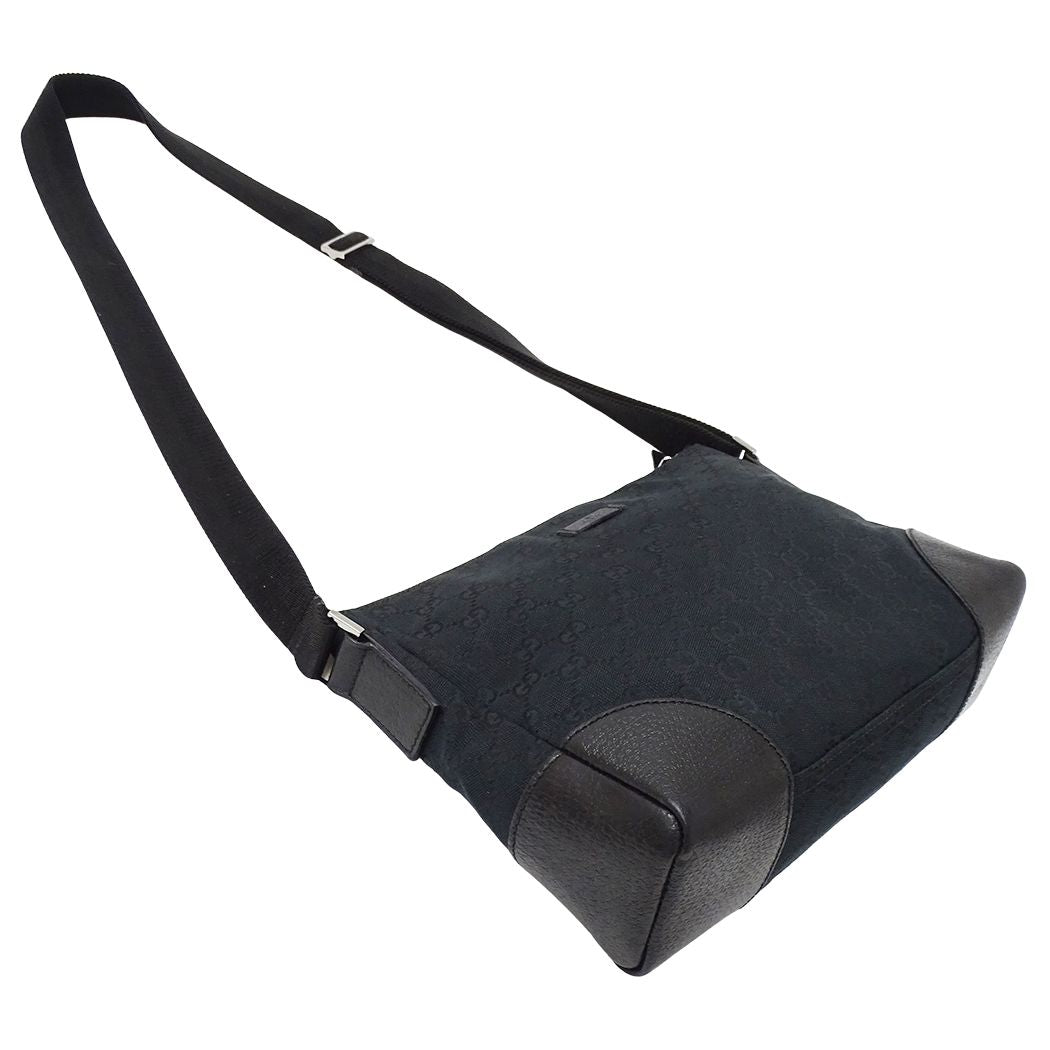 Gucci Shoulder Bag GG Canvas Black — view 4