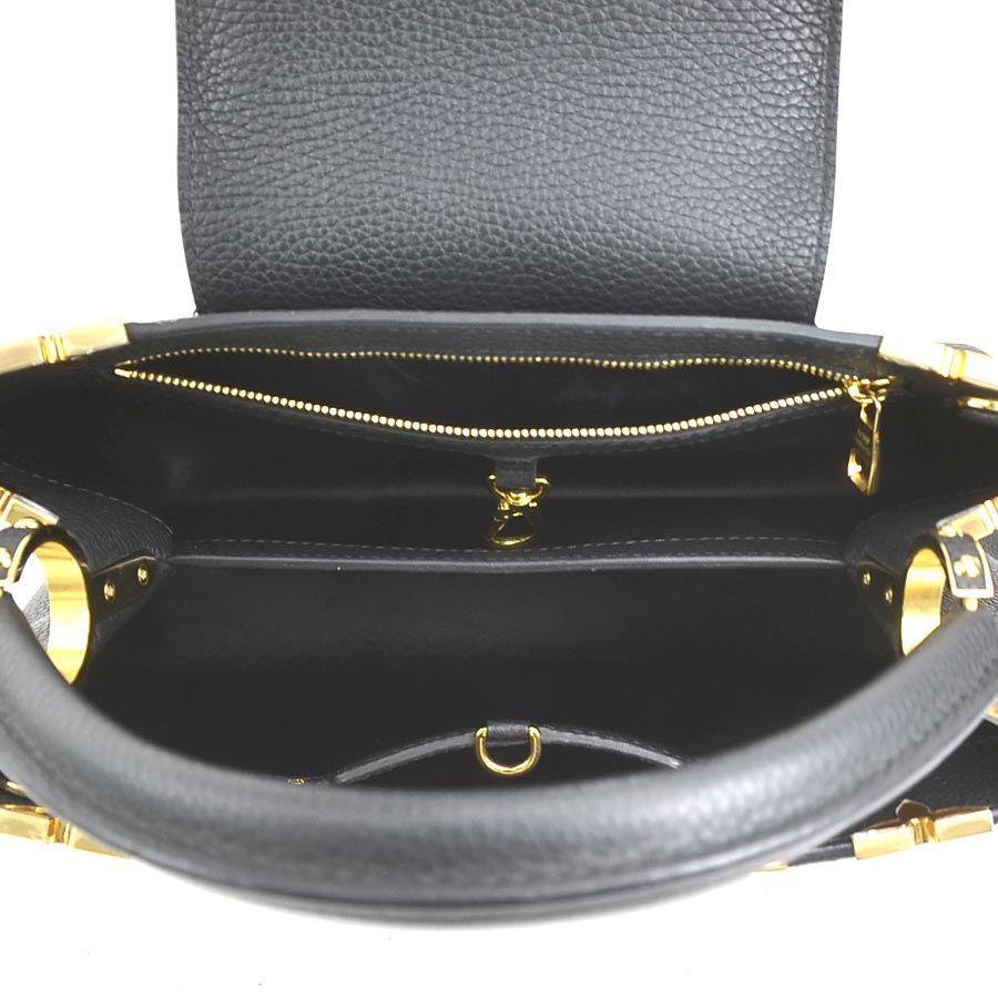 Louis Vuitton Shoulder Bag Capucines MM — view 5