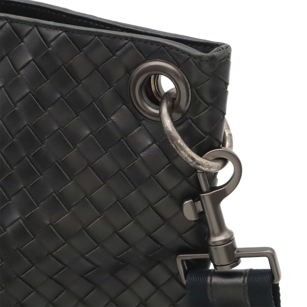 Bottega Veneta Intrecciato Shoulder Bag Crossbody Black — view 4