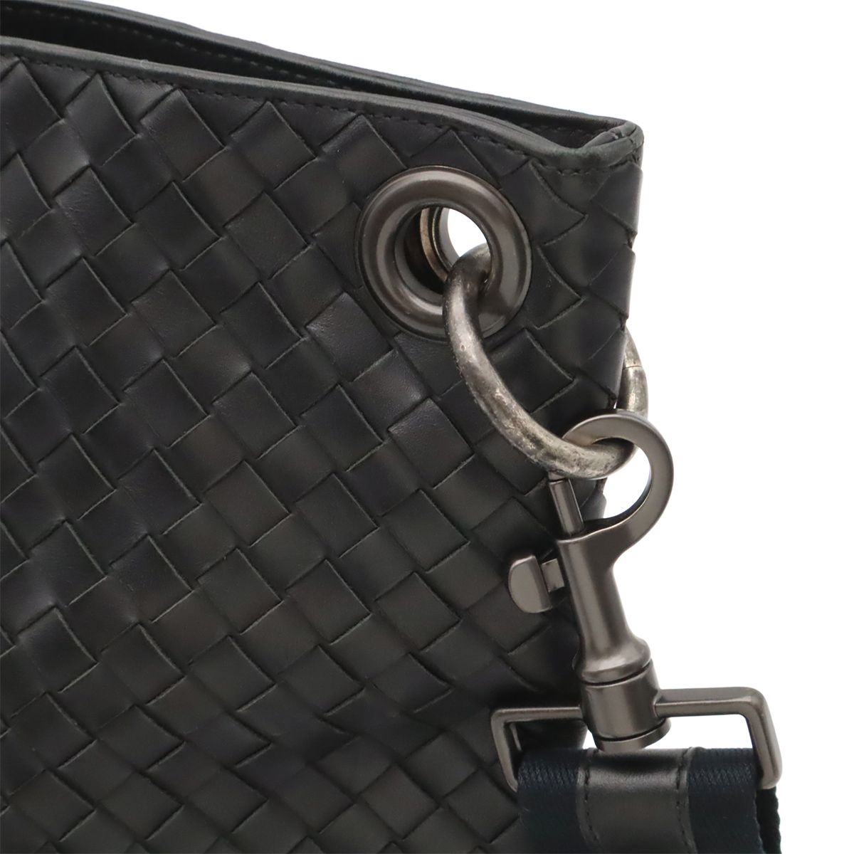 Bottega Veneta Intrecciato Shoulder Bag Crossbody Black — view 4