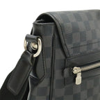 Louis Vuitton Damier Graphite Daniel MM Messenger Bag — view 4