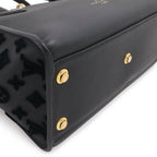 Louis Vuitton Monogram Tufting on My Side MM 2-Way Shoulder Bag Leather Noir — view 3