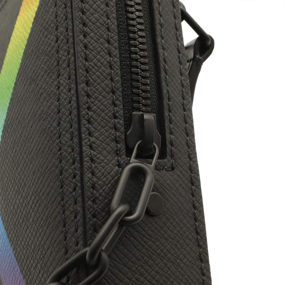 Louis Vuitton Taiga Rainbow Danube Messenger Shoulder Bag Pochette Crossbody — view 4