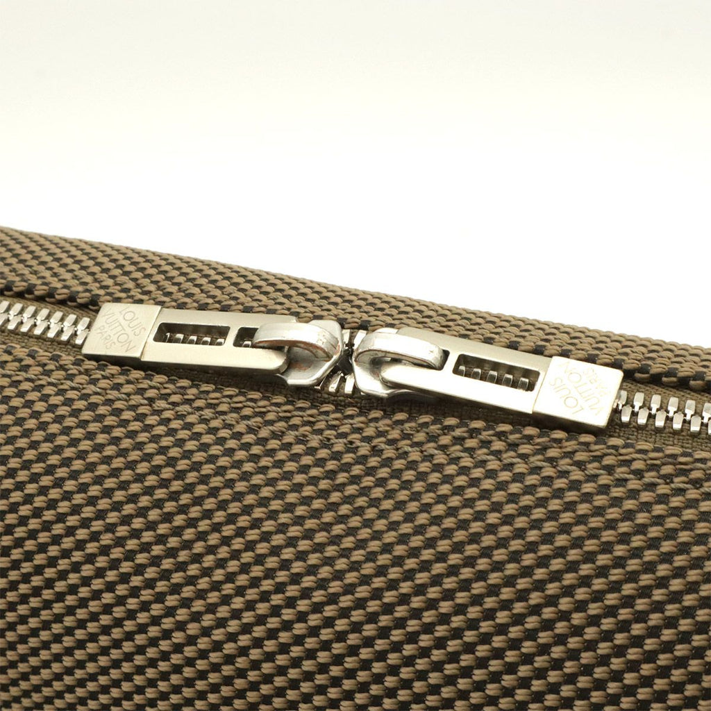 Louis Vuitton Damier Geant Shoulder Bag Crossbody Canvas Tail Khaki — view 4