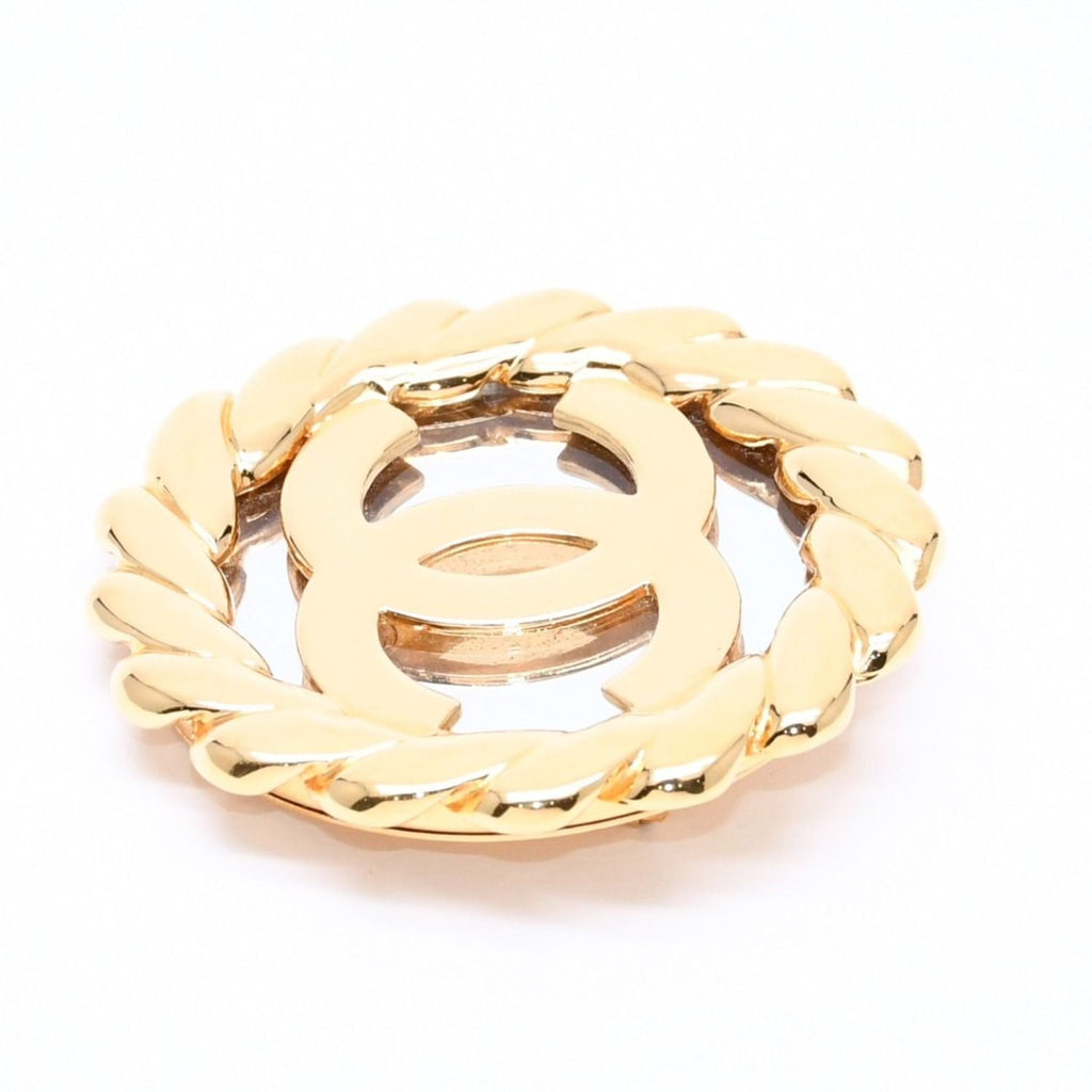 Chanel CC Logo Vintage Rope Edge Brooch 2 Gold Plated — view 6