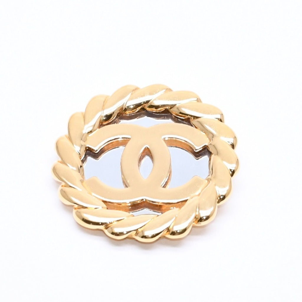 Chanel CC Logo Vintage Rope Edge Brooch 2 Gold Plated — view 2