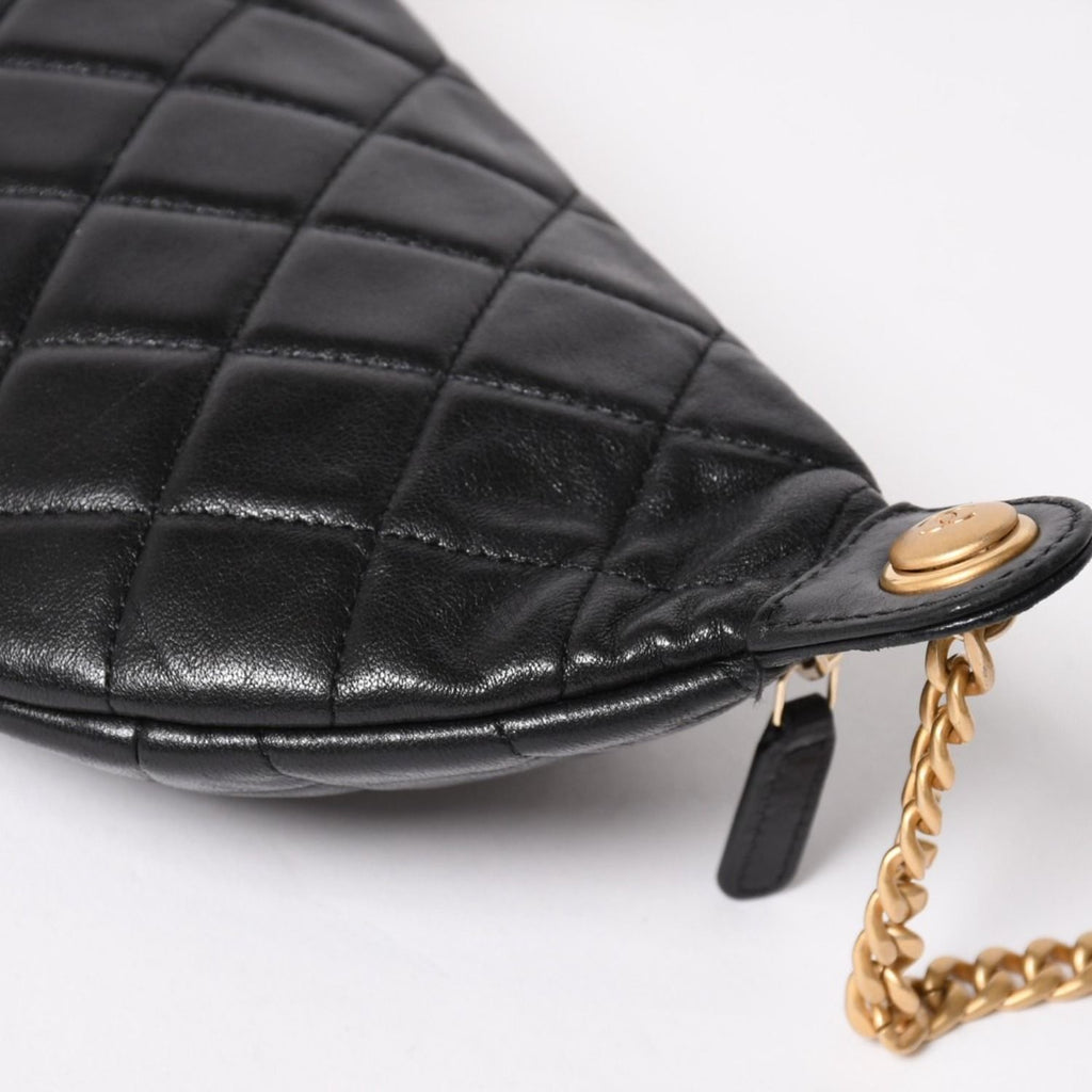 Chanel Quilted Heart Chain Waist Bag Mini Random Model Lambskin Black Gold — view 7