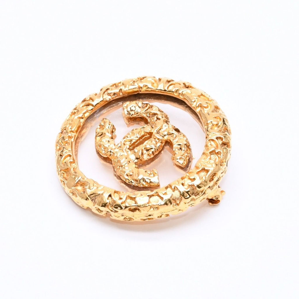 Chanel CC Logo Brooch 93 Metal Gold Vintage — view 2