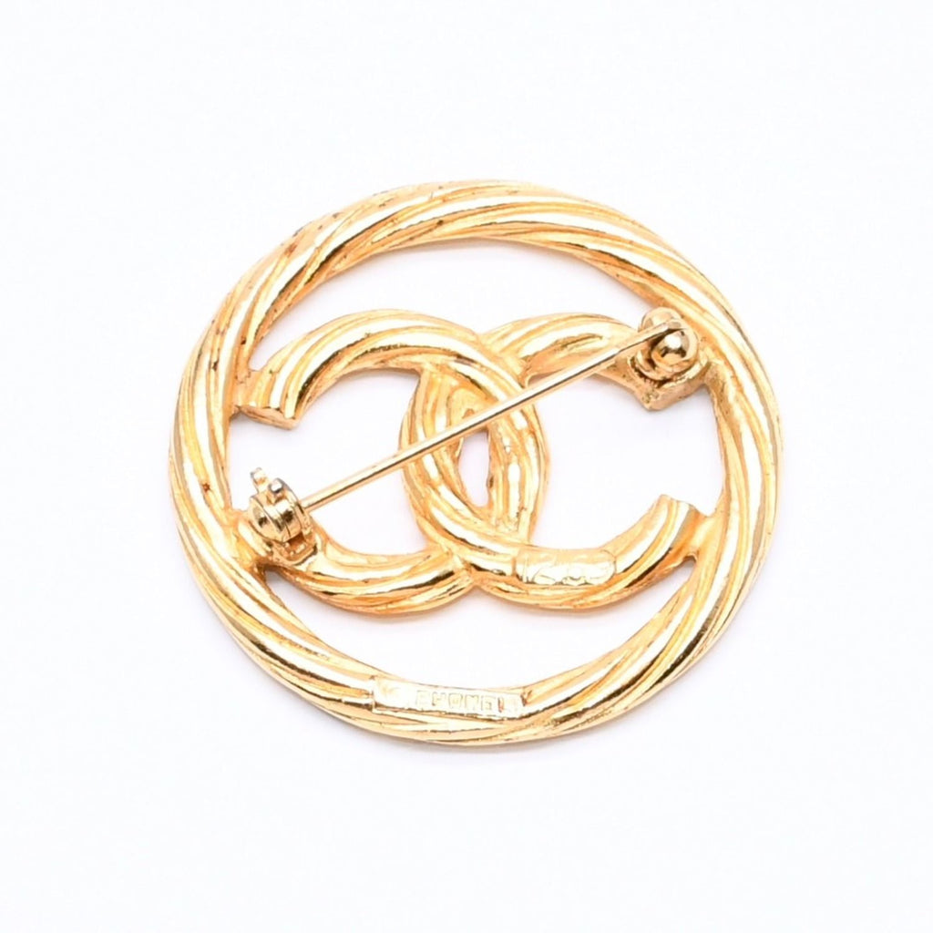 Chanel CC Logo Brooch Metal Round Gold — view 7