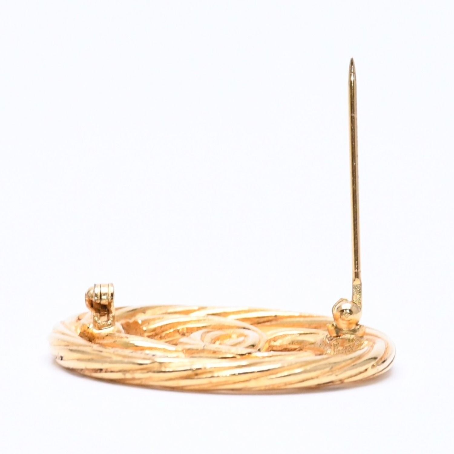 Chanel CC Logo Brooch Metal Round Gold — view 8