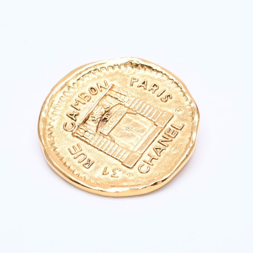 Chanel CC Logo Brooch Metal Cambon Coin Round Gold — view 3