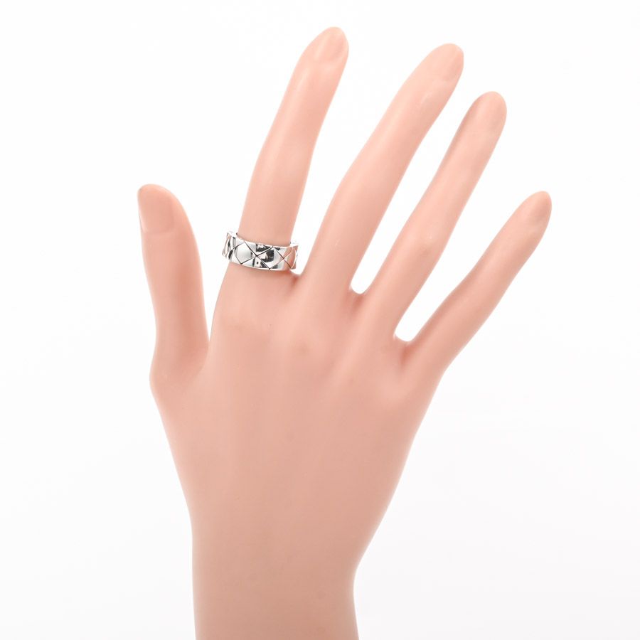 Chanel Ring Quilted White Gold — view 4