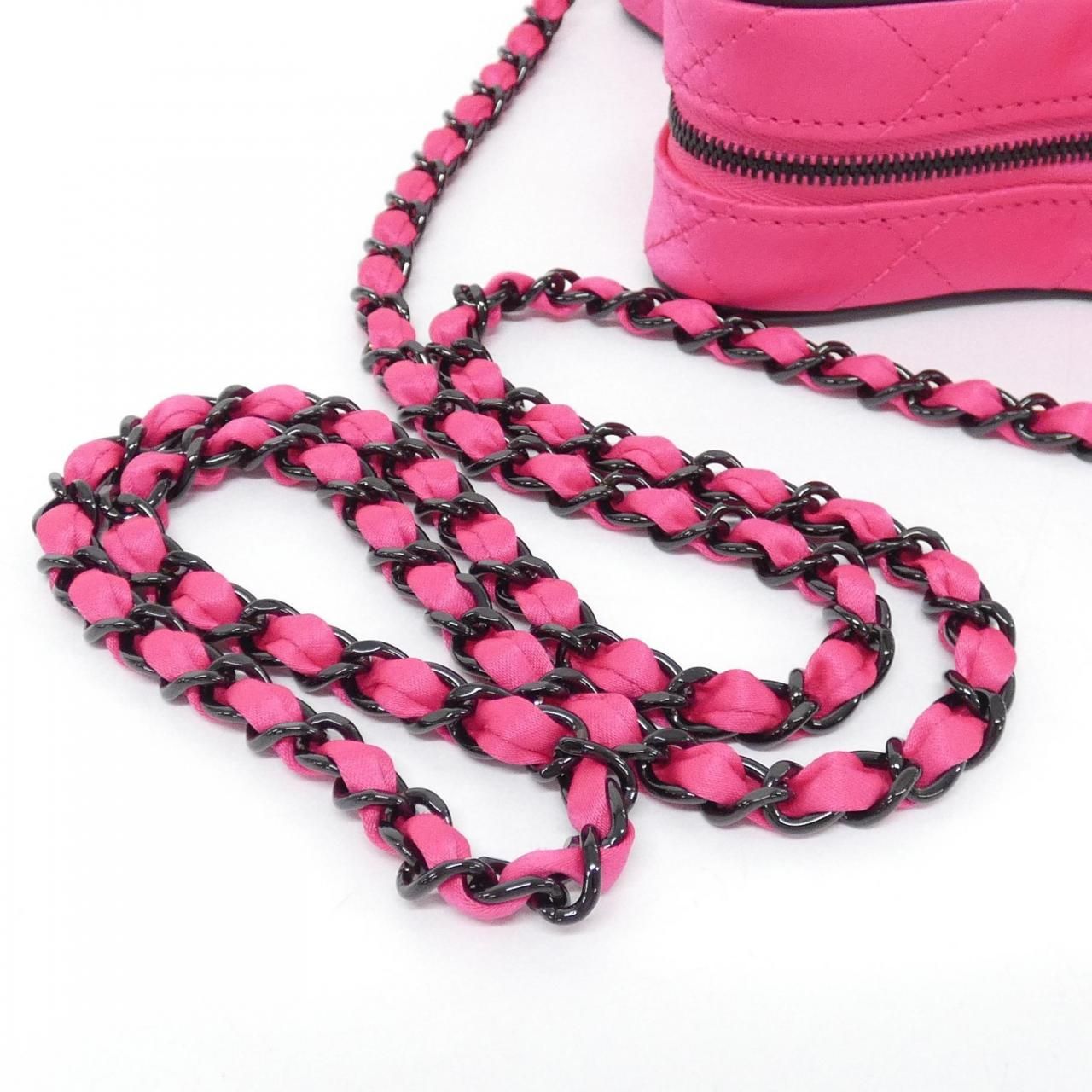 Chanel Shoulder Bag Pink