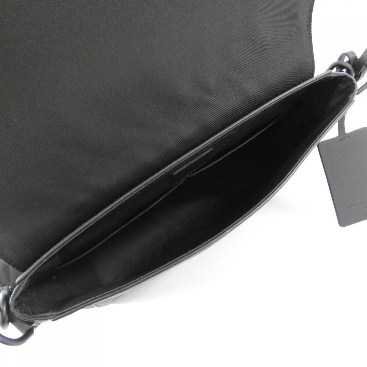 Louis Vuitton LV Aerogram Takeoff Messenger Shoulder Bag