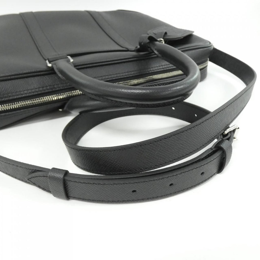Louis Vuitton Taiga Porte Document Voyage