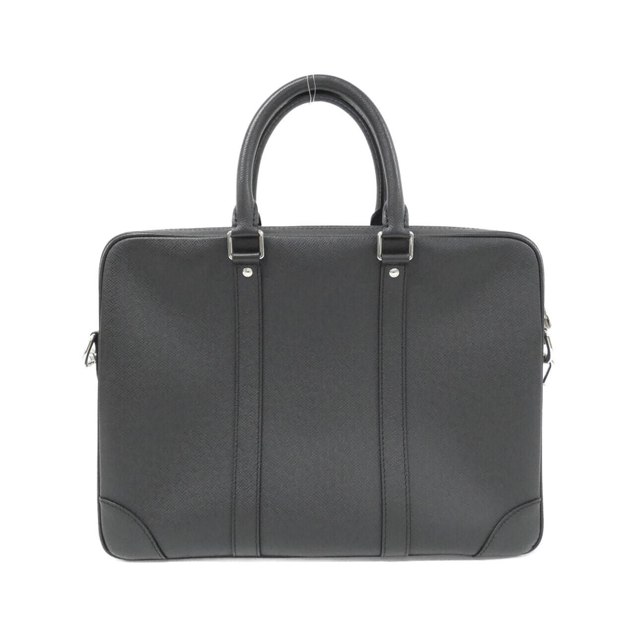 Louis Vuitton Taiga Porte Document Voyage