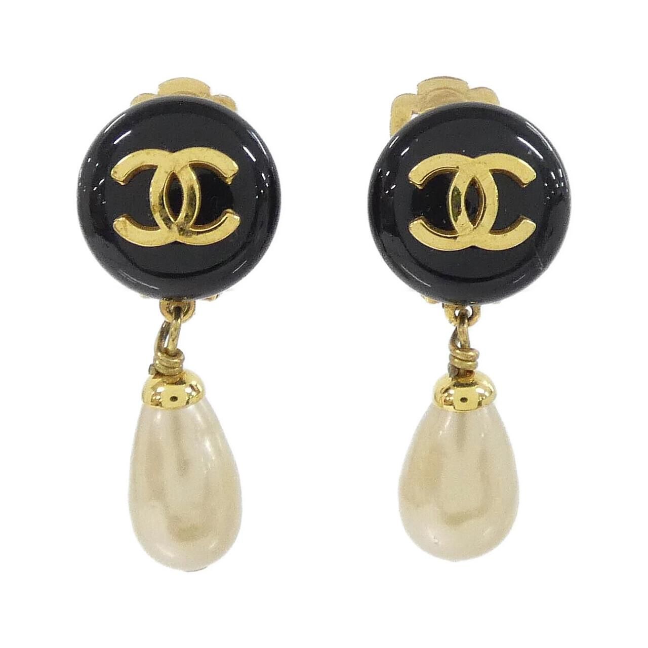 Chanel Vintage Earrings Gold
