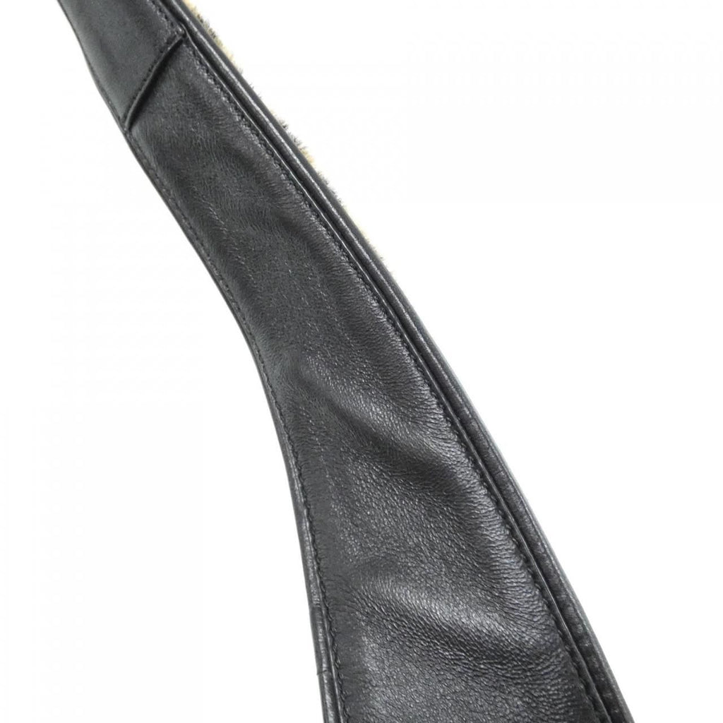 Saint Laurent le 5 a 7 Bea