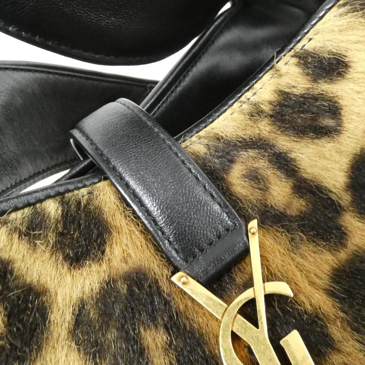 Saint Laurent le 5 a 7 Bea