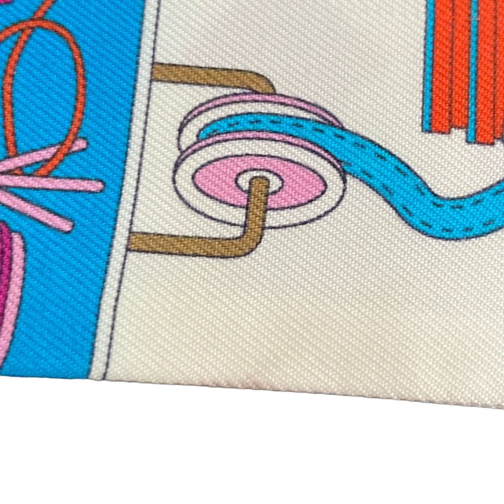 Hermes la Maison Des Carres Des Carre Silk Twill Scarf White