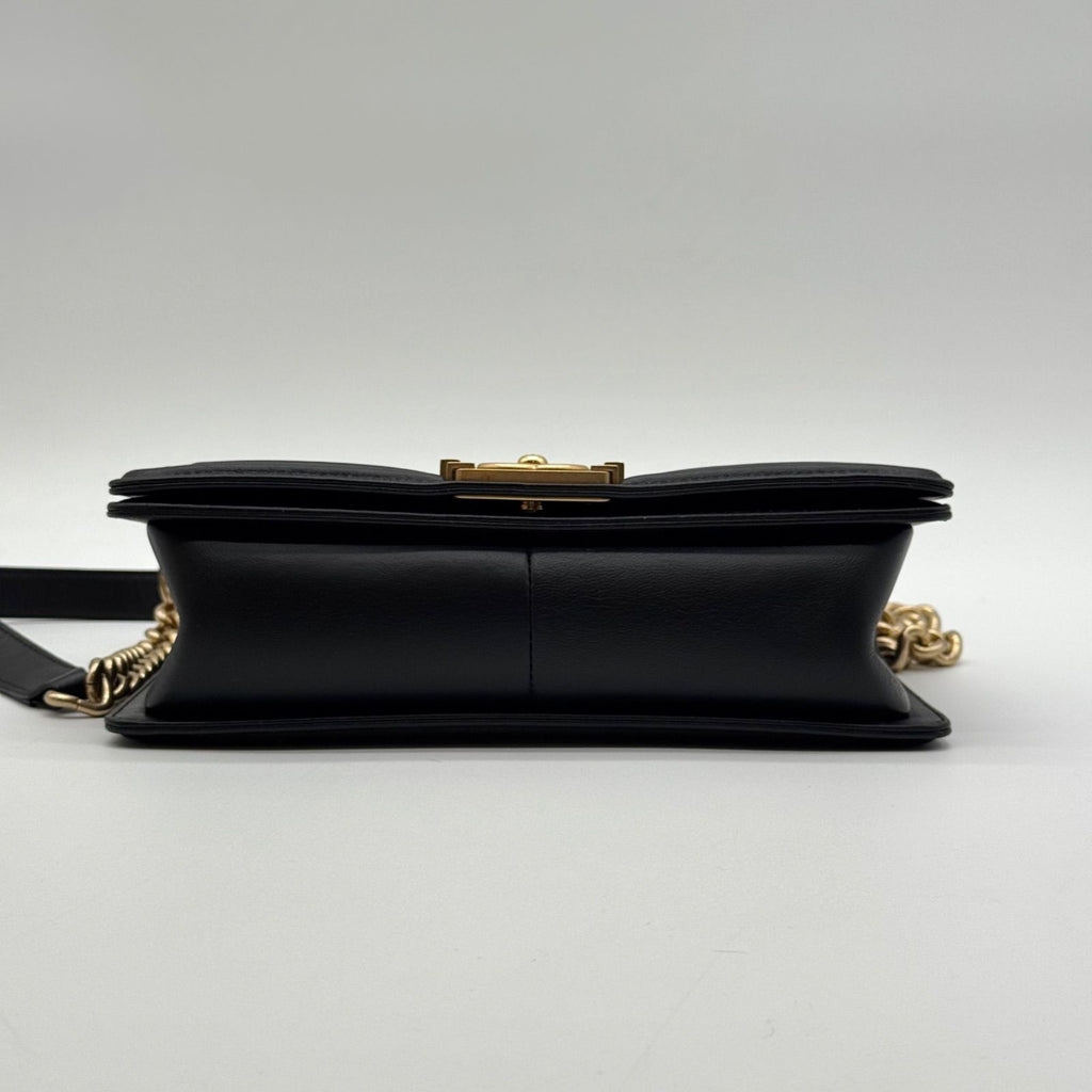 Chanel Shoulder Bag Boy CC Logo Gold Black Quilted Leather Chain — view 6