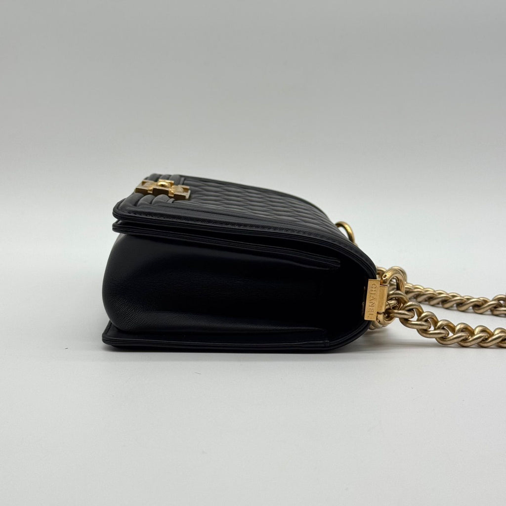 Chanel Shoulder Bag Boy CC Logo Gold Black Quilted Leather Chain — view 3