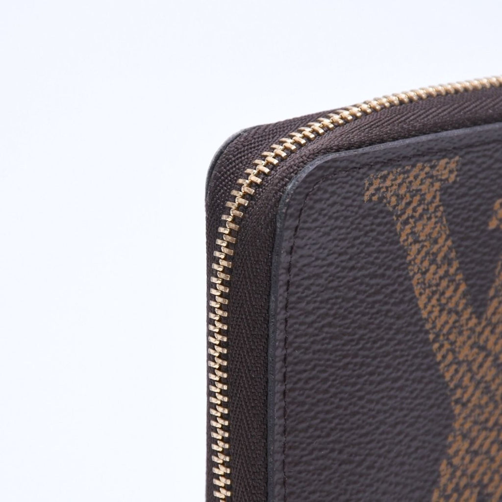 Louis Vuitton Zippy Coin Purse Monogram Giant Brown — view 7