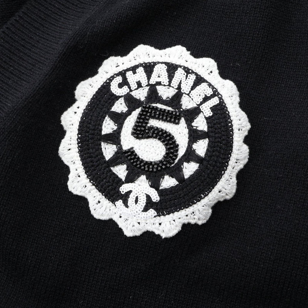 Chanel Cardigan CC Logo Button Patch Cashmere — view 6