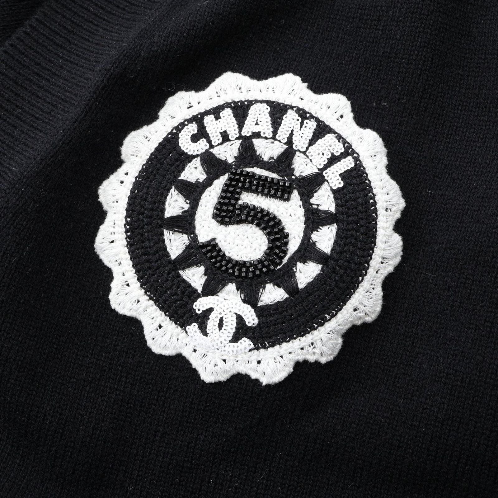 Chanel Cardigan CC Logo Button Patch Cashmere — view 6