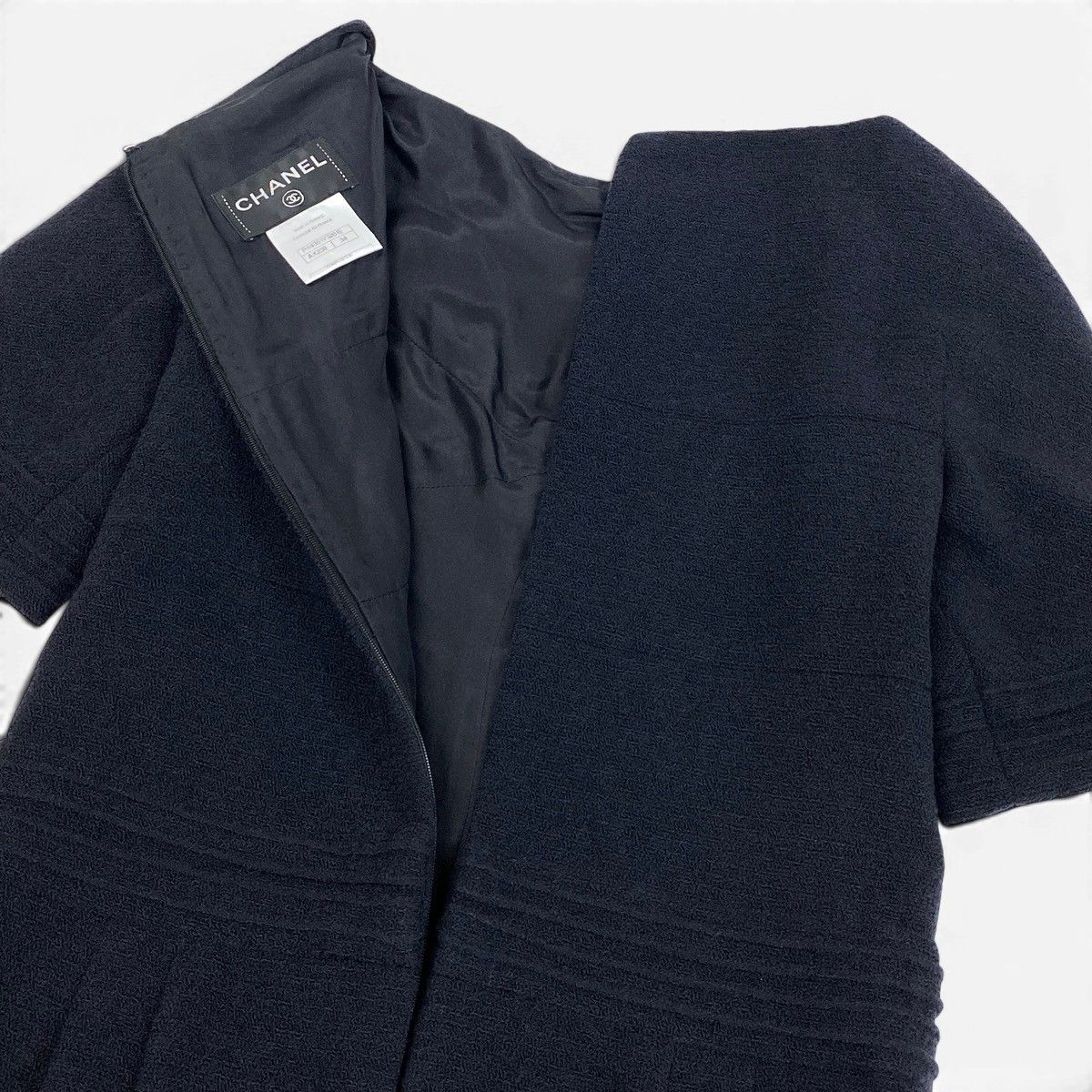 Chanel Short Sleeve Dress Gripoix Button 34 Black — view 8