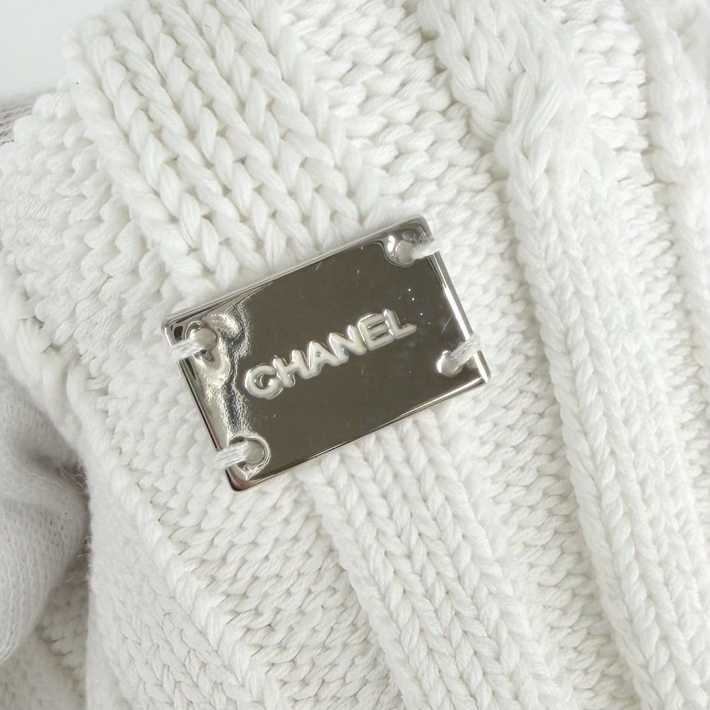 Chanel Knit Turtleneck Sleeveless Logo Plate 38 White Cotton Spring Autumn — view 5
