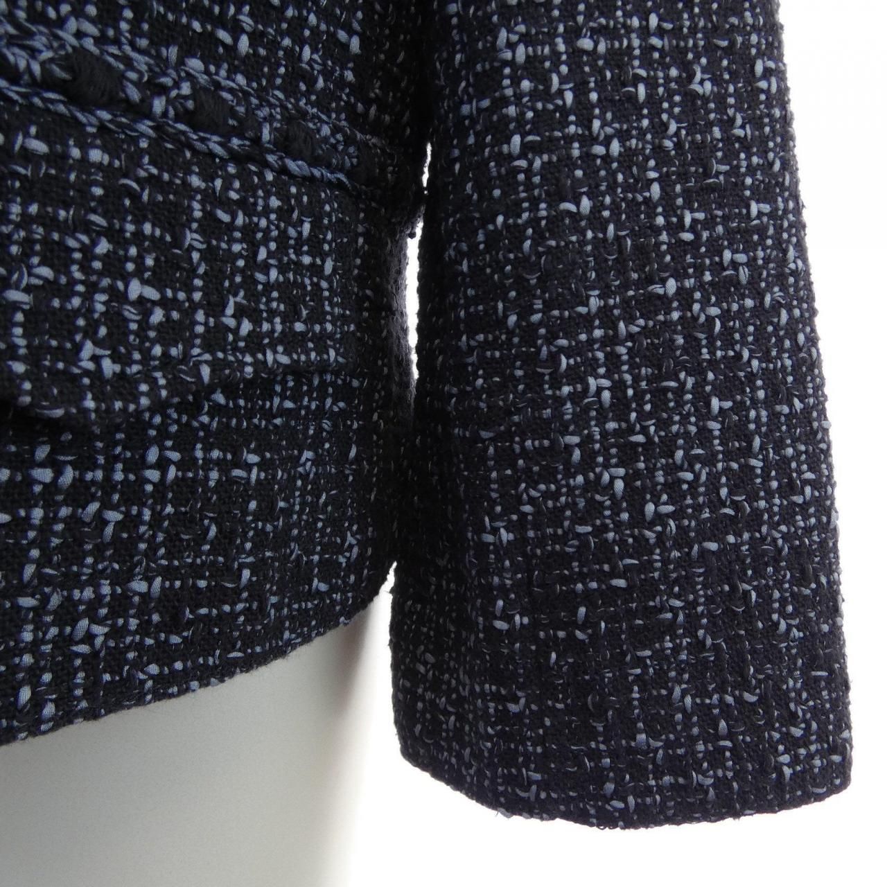 Chanel Vintage Collarless Jacket — view 6