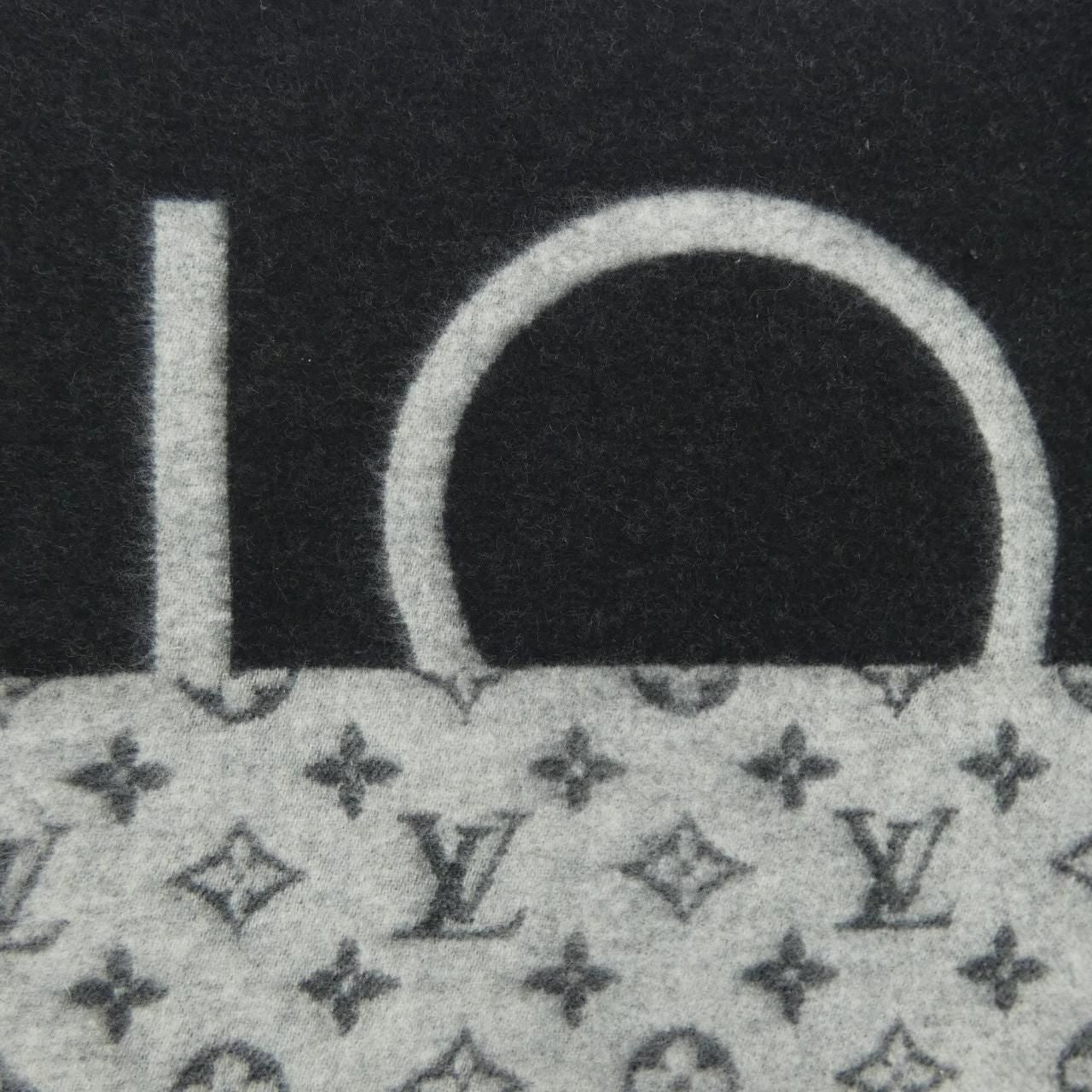 Louis Vuitton LV Split Scarf
