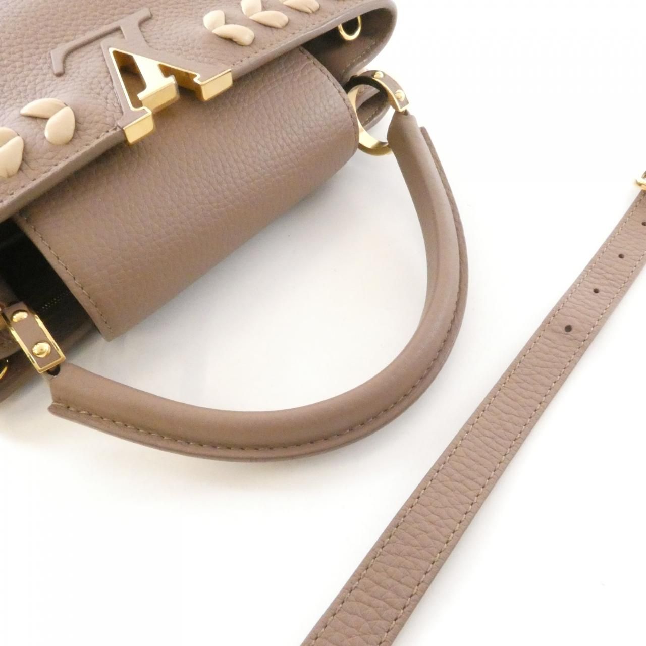 Louis Vuitton Capucines PM