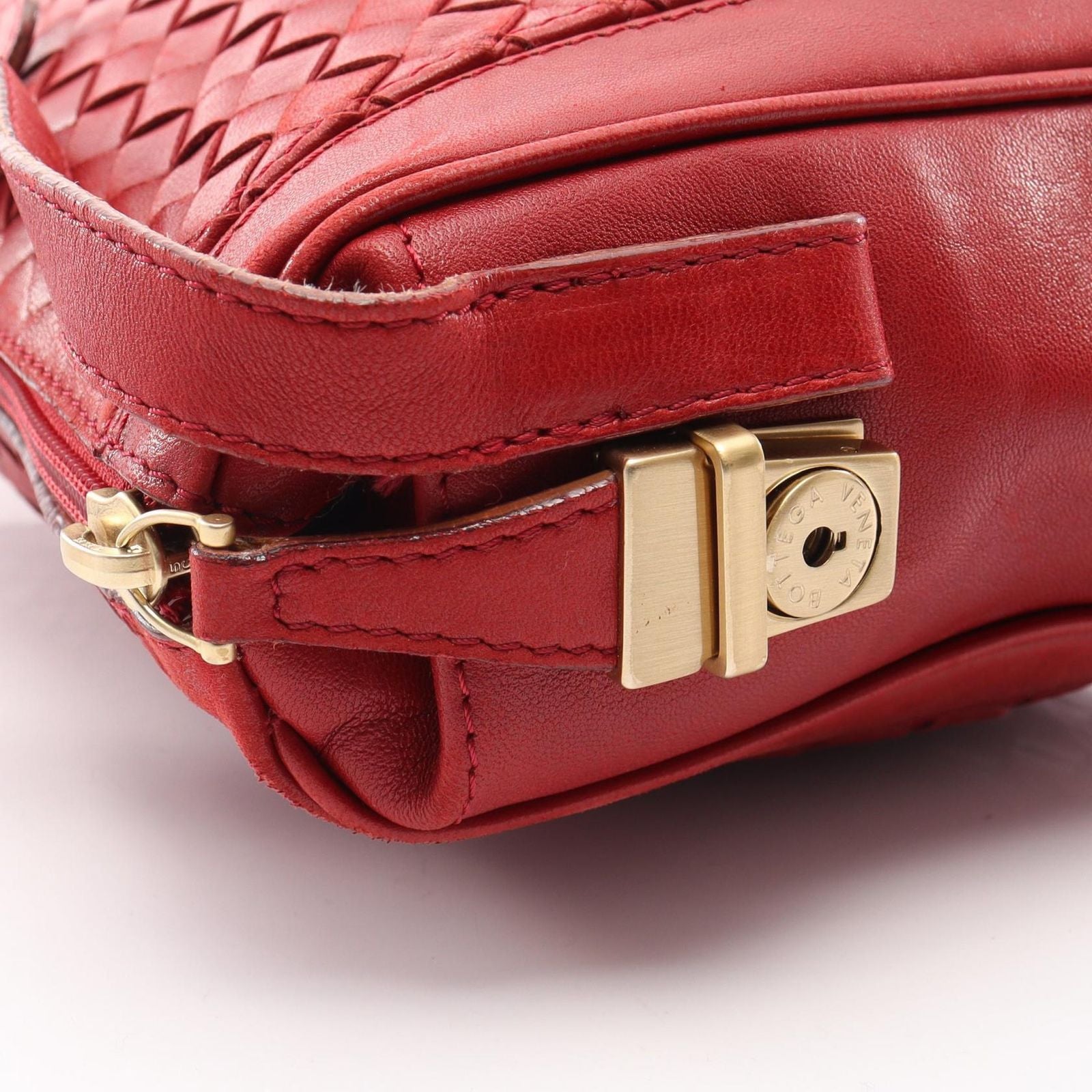 Bottega Veneta Shoulder Bag Intrecciato Red Leather