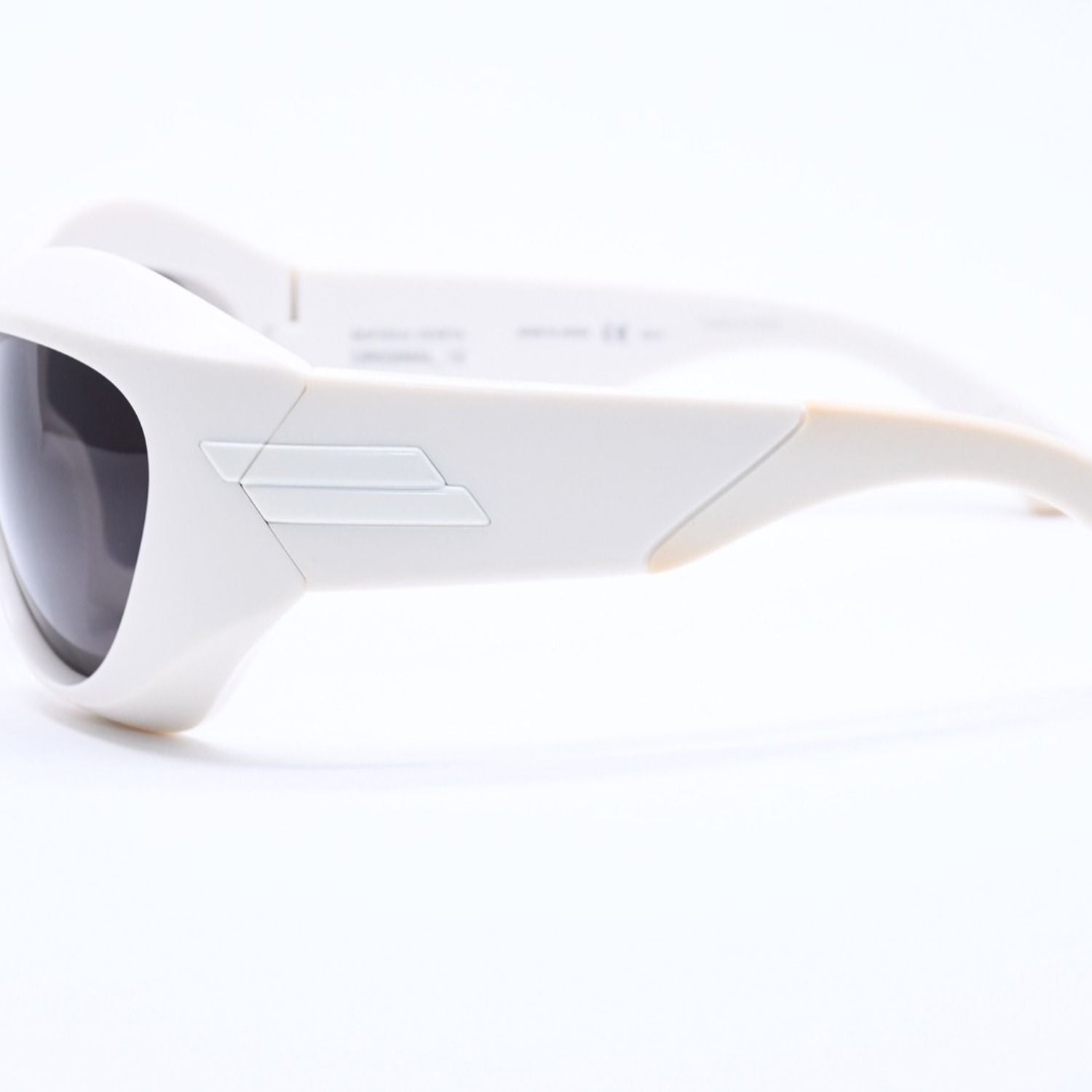 Bottega Veneta Shield Sunglasses Eyewear 63 Acetate White — view 7