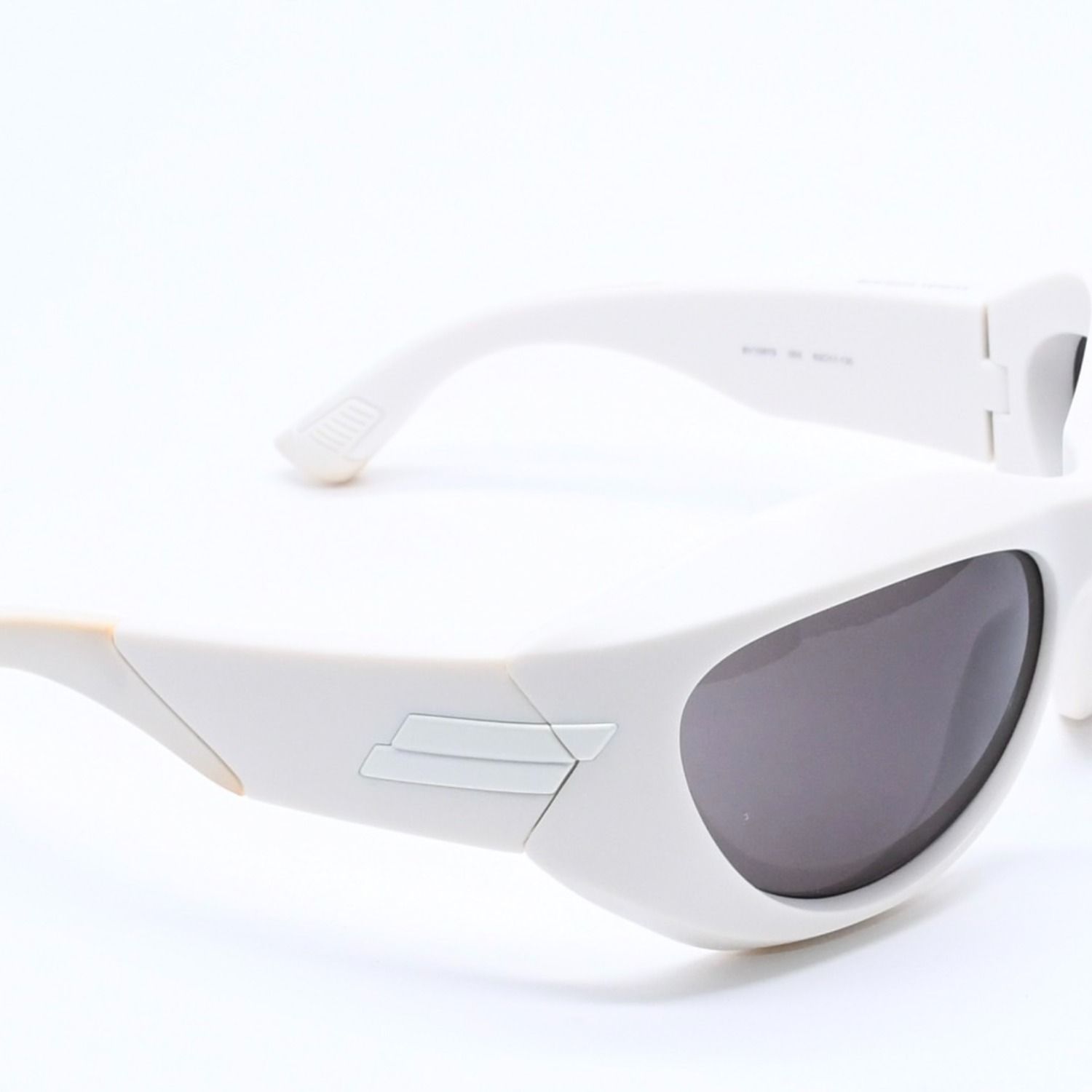 Bottega Veneta Shield Sunglasses Eyewear 63 Acetate White — view 4