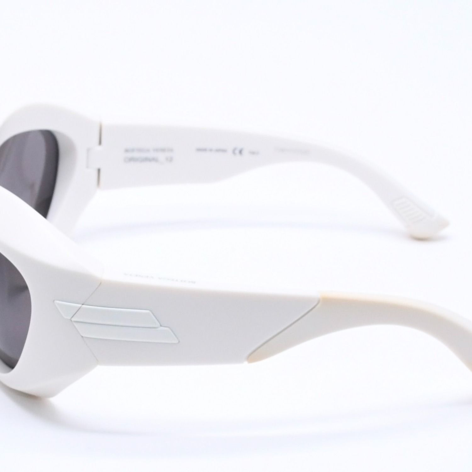 Bottega Veneta Shield Sunglasses Eyewear 63 Acetate White — view 6