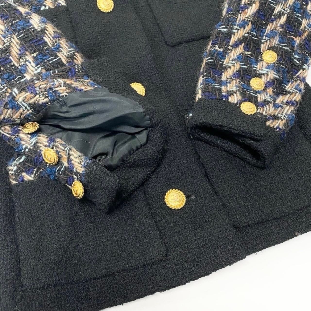Chanel Vintage Tweed Skirt Jacket & Set CC Logo Gold Button — view 7