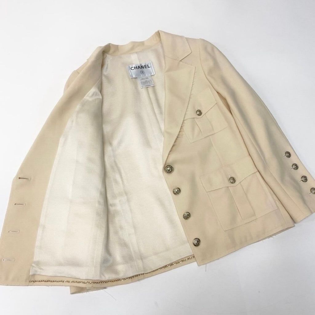 Chanel Vintage Safari Jacket 4 Pockets CC Logo Ivory — view 4