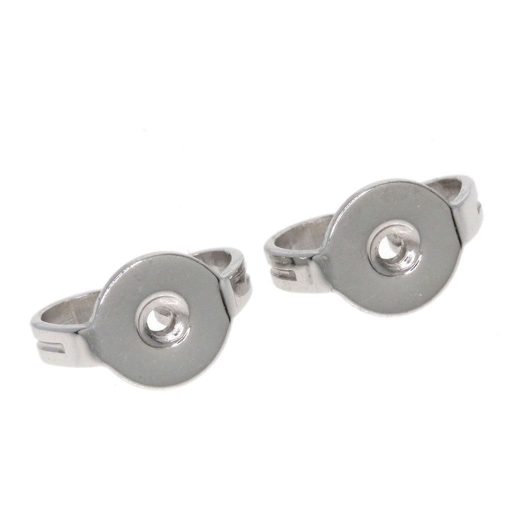 Gucci Logo Earrings 18k White Gold